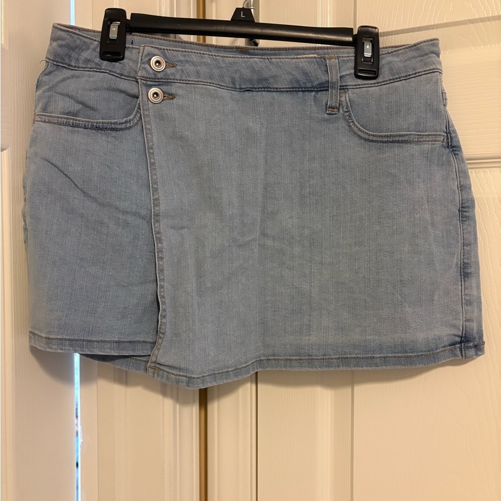 BCBGeneration Light Blue Denim Skort